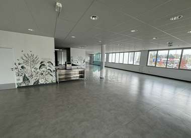 Boutique 690 m²