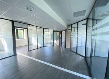 Bureaux 921 m²